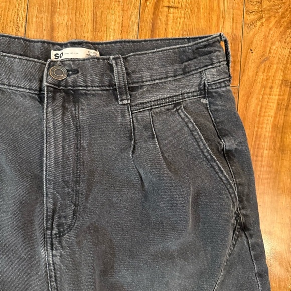 SO Women’s Dark Gray Black High Rise Baggy Wide Leg Denim Jeans Size 13 - Picture 3 of 10